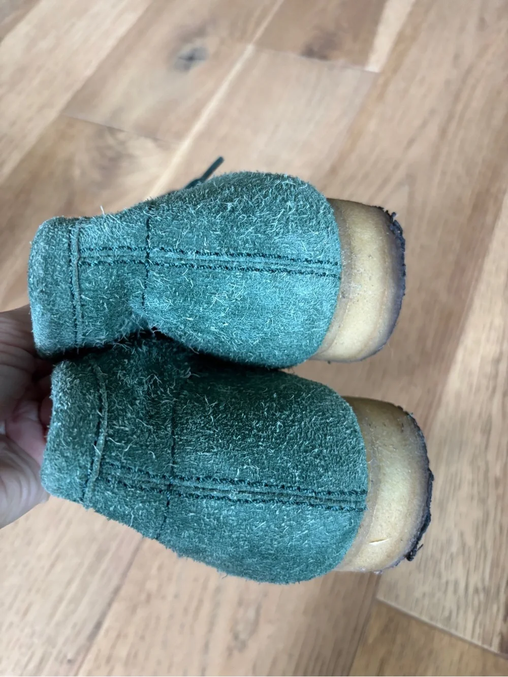Clarks wallabee boot in forest green mens 10